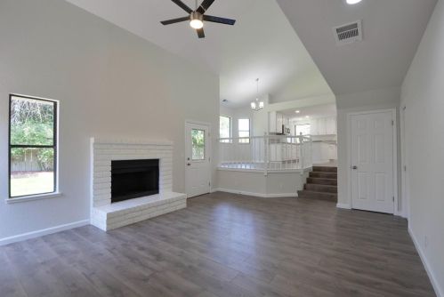 2103 Bristol Park Cir, Turlock CA  95382-2965 exterior