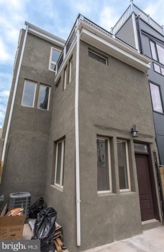 2037 Lawrence St, Philadelphia PA 19120-1828 exterior