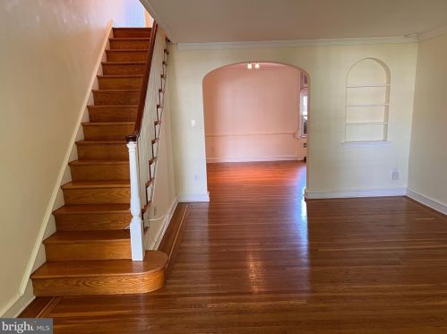 360 Gorgas Ln, Philadelphia PA  19119-1905 exterior