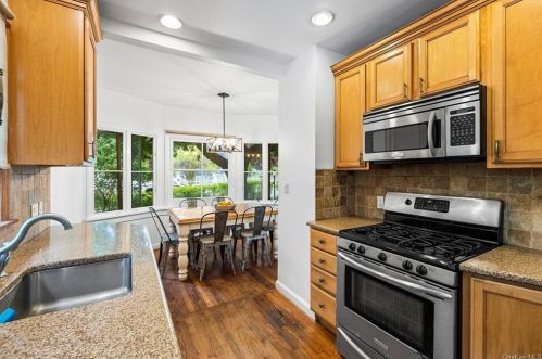 7 Empire Dr, Patterson NY 12563-2122 exterior