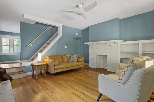 390 Lamar Ave, Pittsburgh, PA 15221-3321