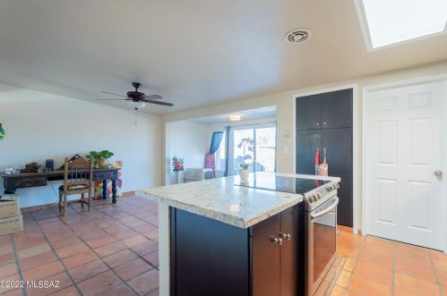 7925 Beverly St, Tucson AZ 85710-5803 exterior