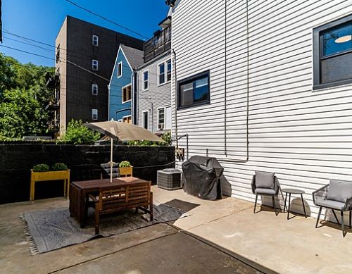 3611 Belmont Ave, Chicago IL  60618-5303 exterior