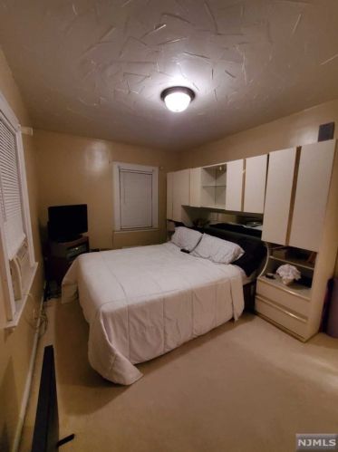 25 Kirk St, Town Center NJ 07052-5905 exterior