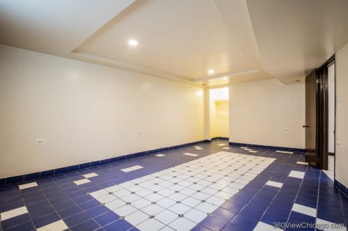 6900 Campbell Ave, Chicago IL 60645-4604 exterior