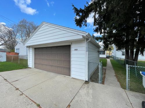 5921 64th St, Milwaukee WI  53218-1921 exterior