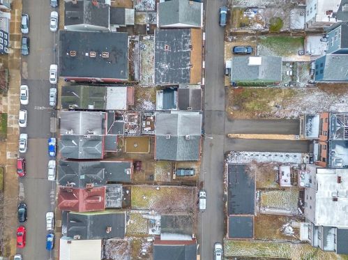 5225 Lotus Way, Pittsburgh PA  15201-2441 exterior