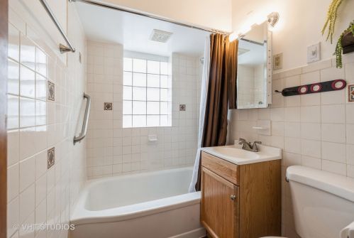 3918 104th St, Chicago IL 60628-2858 exterior