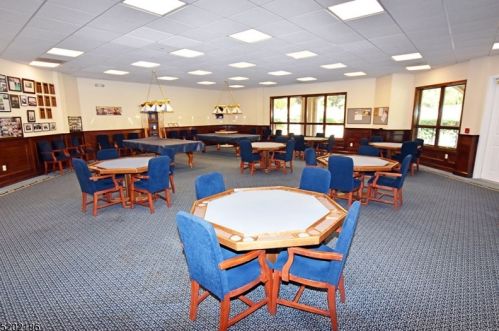 1111 Hamilton Dr, Rockaway NJ 07866-5855 exterior