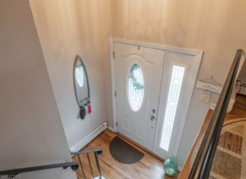 17 Warren Ct, Sparta, NJ 07871-2718