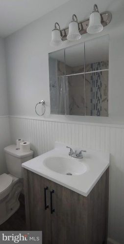 205 Davis Rd, Runnemede NJ 08078-1816 exterior