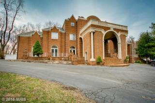 13643 Maidstone Ln, Rockville MD  20854-1009 exterior