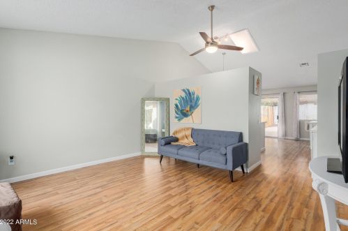 3010 Blackhawk Dr, Phoenix AZ  85050-4706 exterior