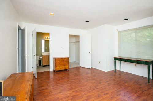 301 Silvia St, Trenton NJ 08628-3236 exterior