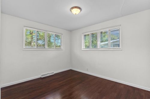 10529 Edgefield Dr, Saint Louis MO 63136-5749 exterior