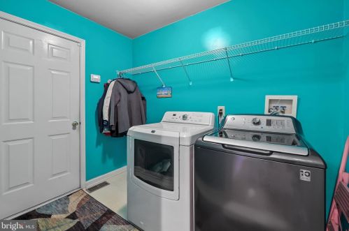 2819 Lee Dr, Jamison PA 18929-1047 exterior