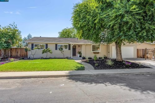 4236 Brentwood Cir, Concord, CA 94521-1230