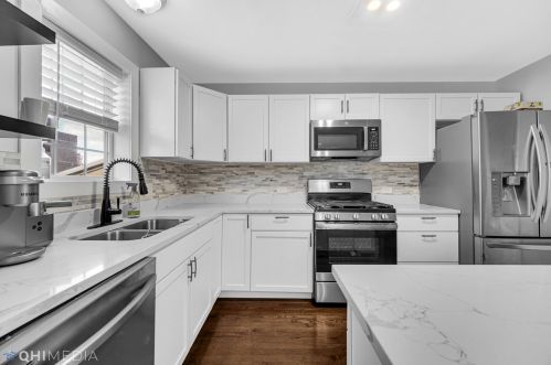 4658 Ellis Ave, Chicago IL  60653-3625 exterior