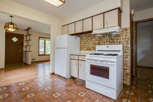 1103 Gresham Ave, Saint Paul MN  55128-5813 exterior