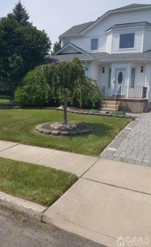 61 Princess Dr, New Brunswick NJ  08902-4104 exterior