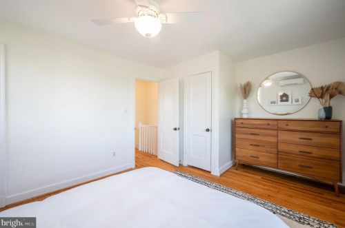 21 Clifford Ave, Alexandria VA  22305-2702 exterior