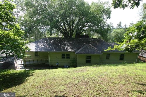 810 Lions Back Dr, Huntingdon PA 16652-3024 exterior