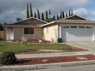 1324 Manzanita Ave, Tulare CA  93274-6992 exterior