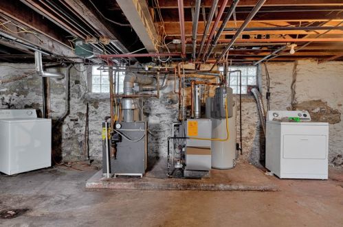 1614 Davis Ave, Pittsburgh PA 15212-1808 exterior