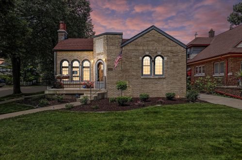 2603 Lefeber Ave, Milwaukee WI 53213-1223 exterior