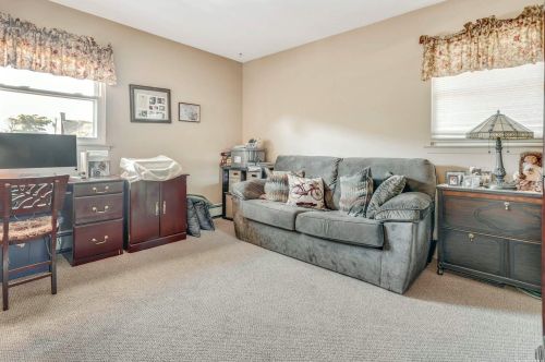 366 Great East Neck Rd, Babylon NY 11704-7616 exterior