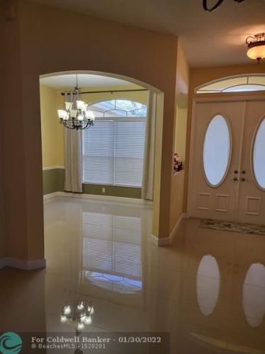 232 Carter Ave, Fort Pierce FL  34983-3064 exterior