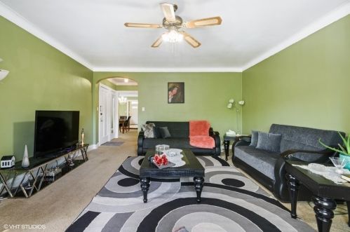 6710 Artesian Ave, Chicago IL 60645-5301 exterior