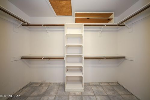 5242 Calle Montuoso, Tucson AZ 85745-9529 exterior