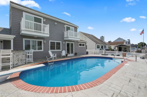 58 Ocean Gate Ave, Berkeley Township NJ 08721-1420 exterior