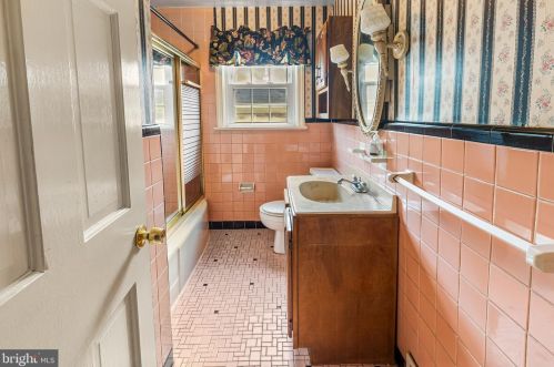 116 Rhoads Ave, Tavistock NJ 08033-1415 exterior