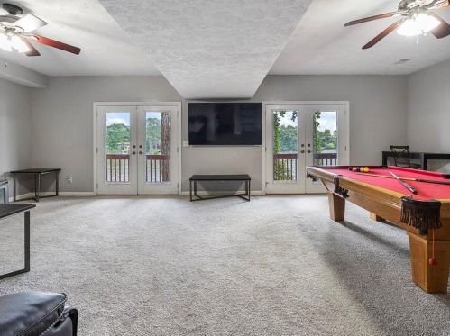 8474 Lake Dr, Lithonia GA  30039-6562 exterior