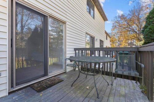 116 Oak Forest Dr, Manchester CT  06042-1967 exterior