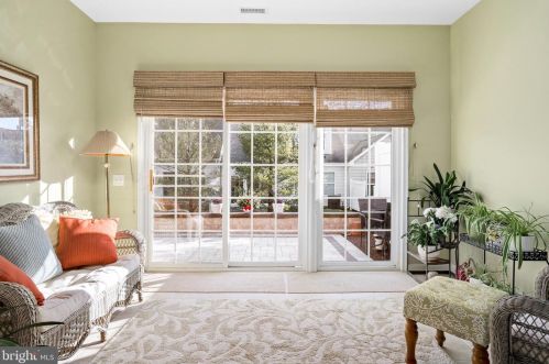 49 Falcon Ct, Trenton NJ 08690-2466 exterior