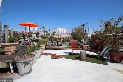 1225 6 St, Philadelphia PA 19147-4828 exterior