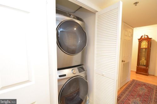 2181 Jamieson Ave, Alexandria VA 22314-5747 exterior