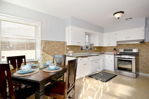 7637 Fullerton Ave, Chicago IL 60707-2554 exterior