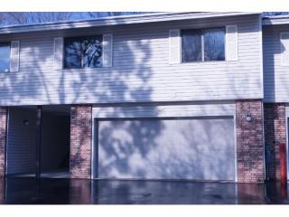 1307 Crestridge Ln, Saint Paul, MN 55123-1042