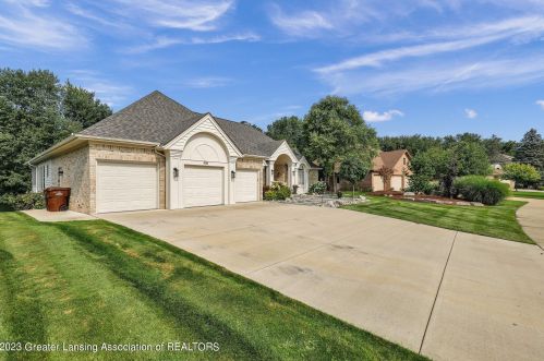 406 Spring Meadows Ln, Dewitt, MI 48820-8749