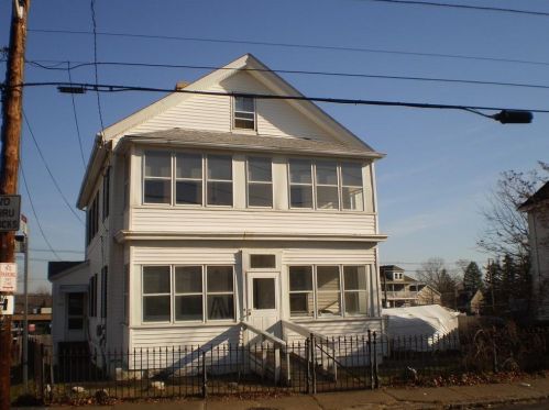 139 Veazie St, Providence, RI 02908-2409