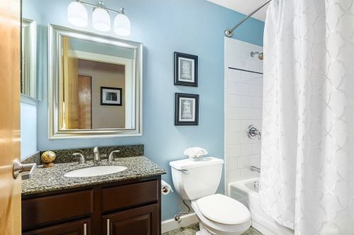 1658 Superior St, Chicago IL 60622-7510 exterior