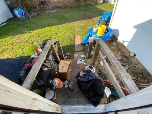 19 9 Ave, Huntington Station NY 11746-2219 exterior