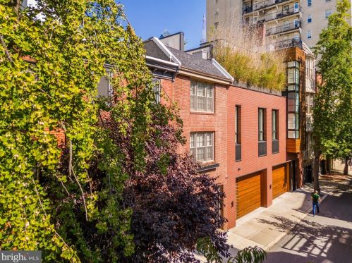 1923 Manning St, Philadelphia, PA 19103-5728