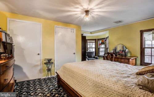 17 Chestnut St, Princeton NJ 08542-3806 exterior