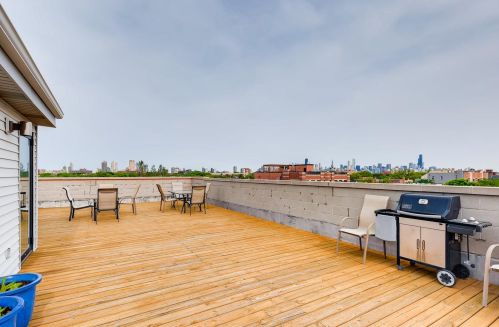 2714 Ashland Ave, Chicago IL  60614-7598 exterior