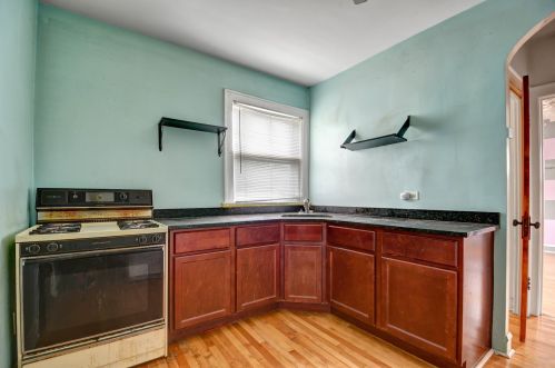 551 89 St, Chicago IL 60620-4928 exterior